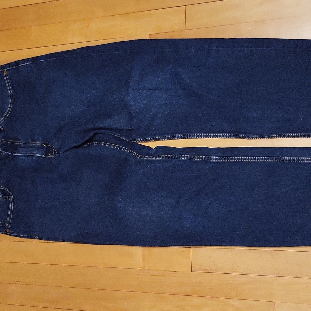 Levi's 550 jeans, dark wash, size 34 x 32